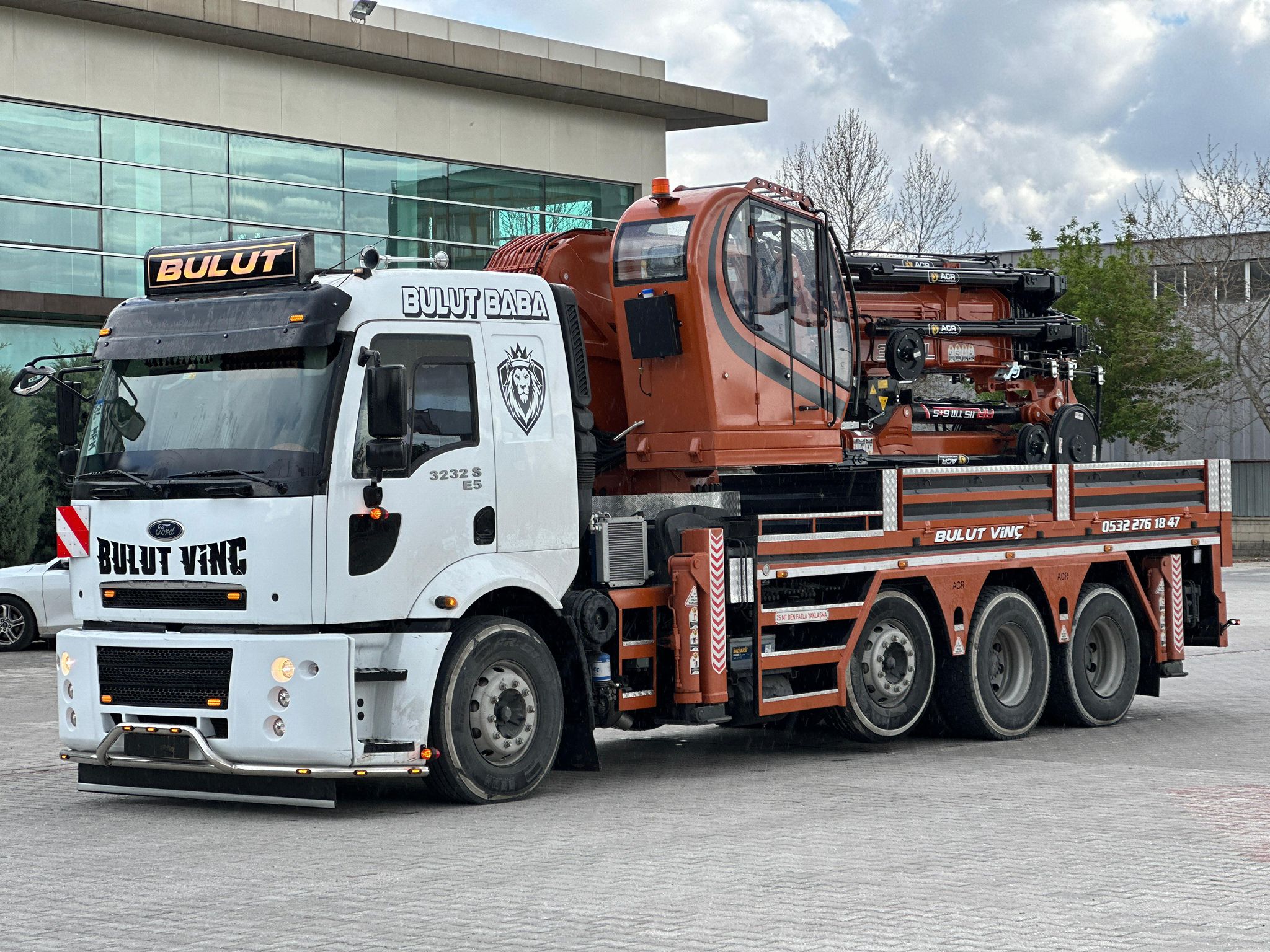 Mobil vinç çalışması